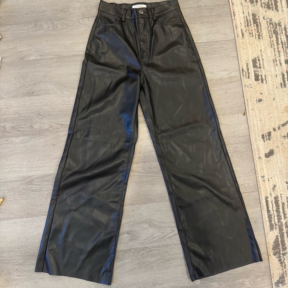 Vibrant Women’s Vegan Leather Wide Leg High Waisted Black Pants Size 25 - Picture 1 of 6
